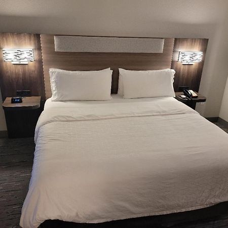Holiday Inn Express Hotel & Suites Starkville, An Ihg Hotel Bagian luar foto