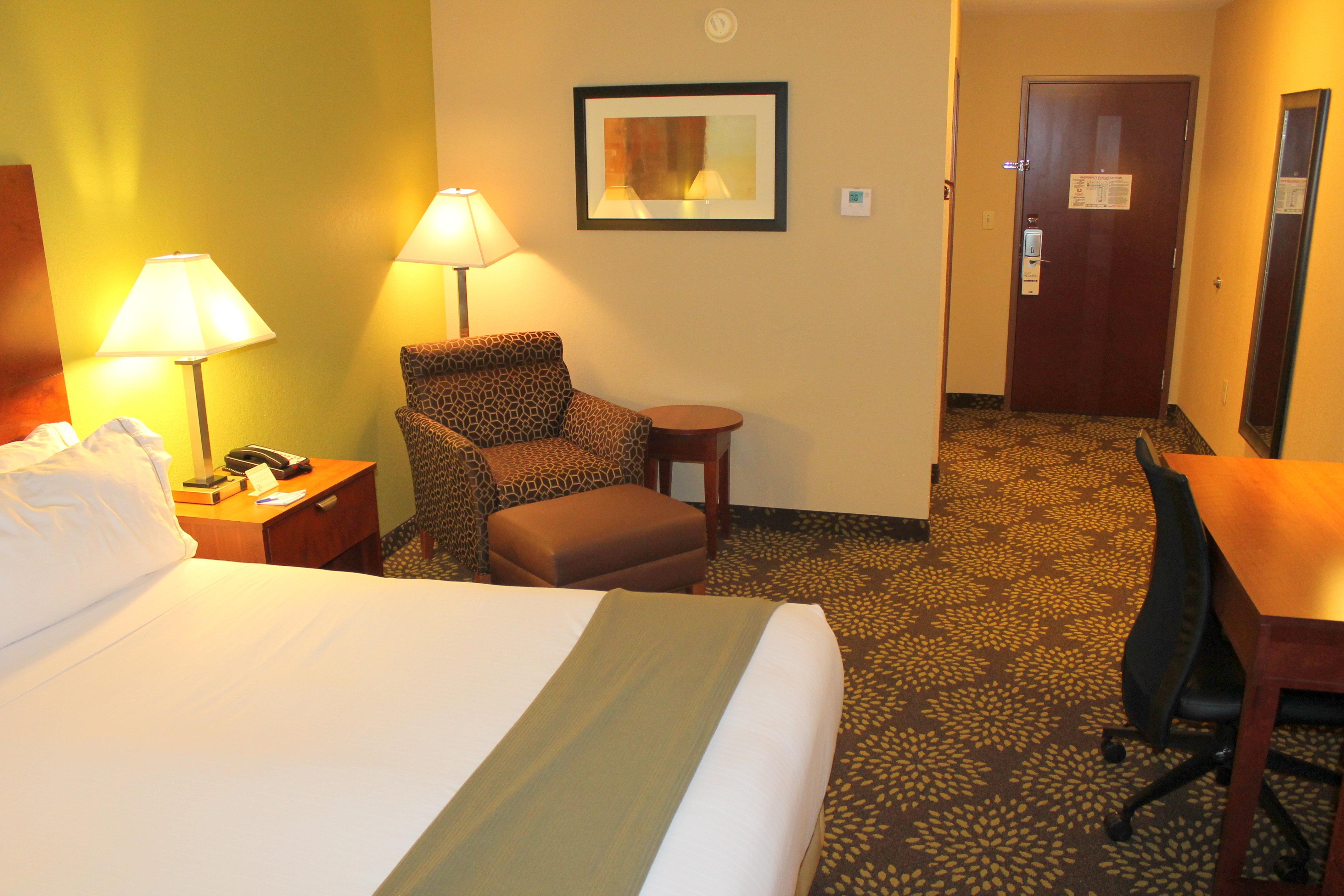 Holiday Inn Express Hotel & Suites Starkville, An Ihg Hotel Bagian luar foto