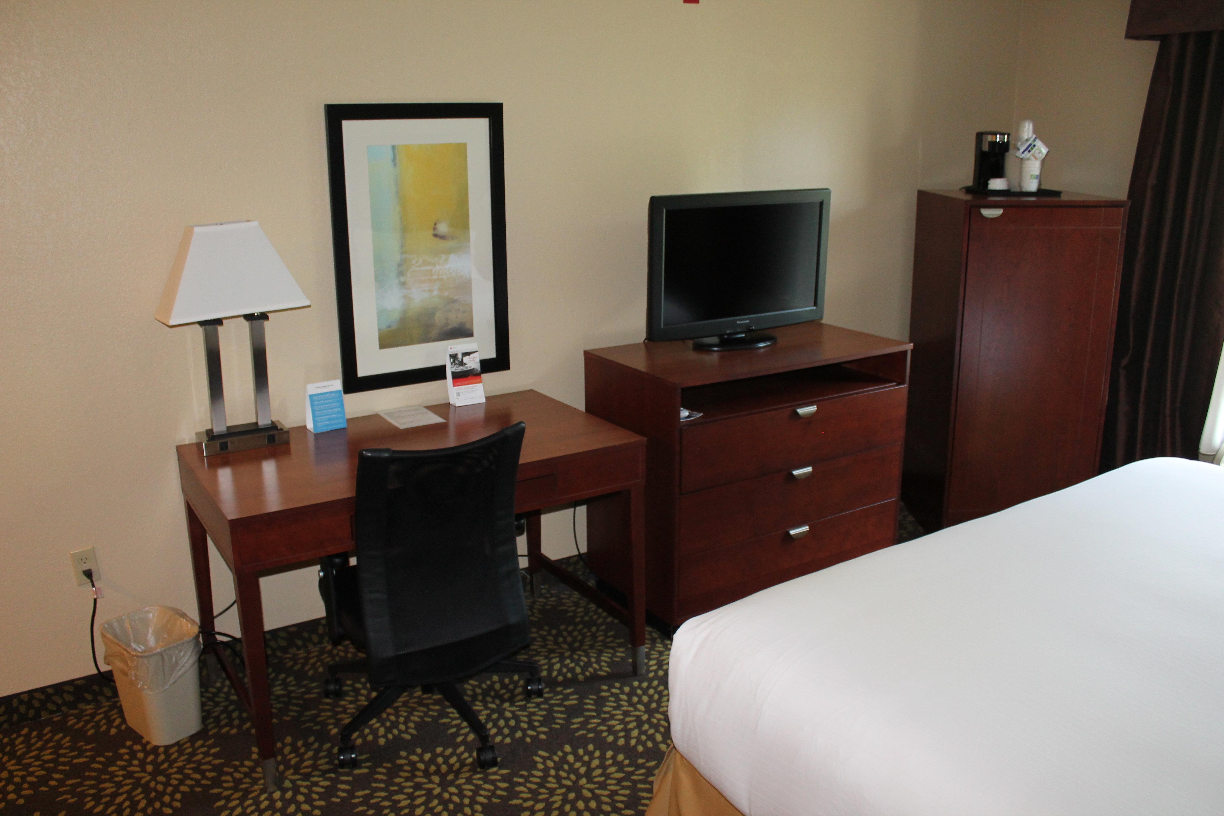 Holiday Inn Express Hotel & Suites Starkville, An Ihg Hotel Bagian luar foto