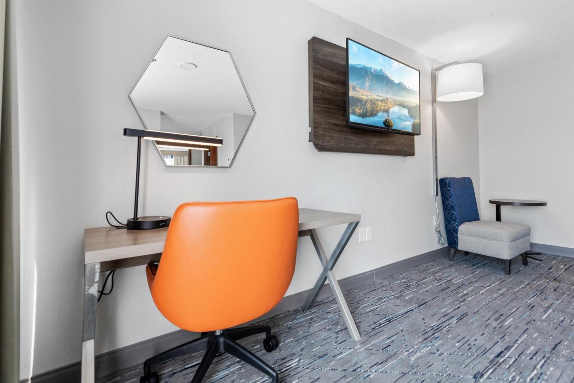 Holiday Inn Express Hotel & Suites Starkville, An Ihg Hotel Bagian luar foto