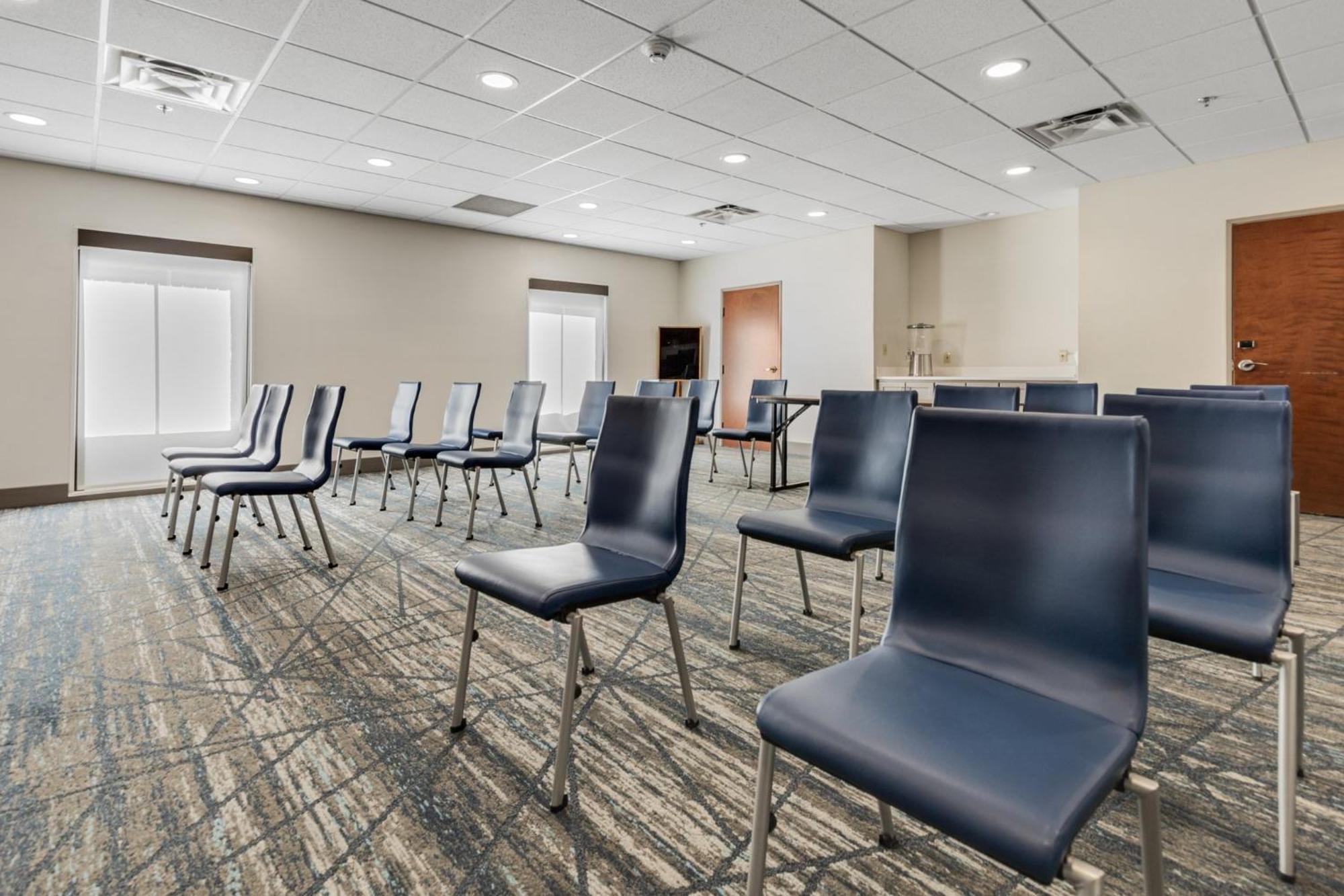 Holiday Inn Express Hotel & Suites Starkville, An Ihg Hotel Bagian luar foto