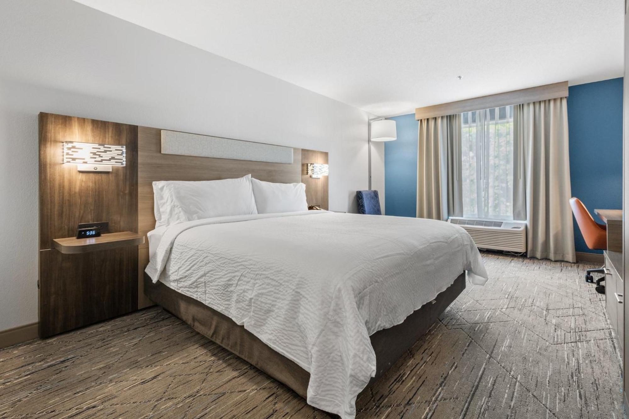 Holiday Inn Express Hotel & Suites Starkville, An Ihg Hotel Bagian luar foto