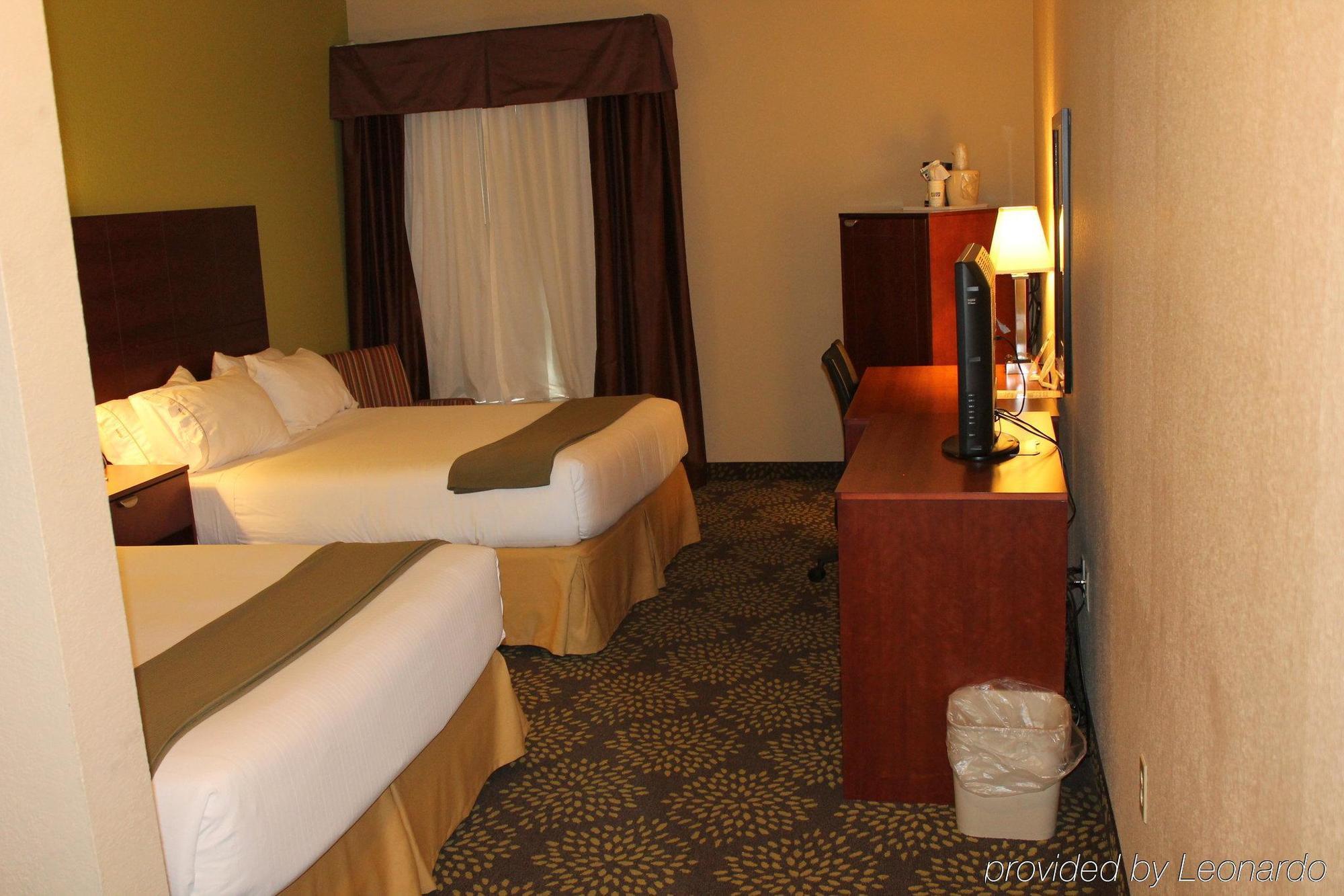 Holiday Inn Express Hotel & Suites Starkville, An Ihg Hotel Bagian luar foto