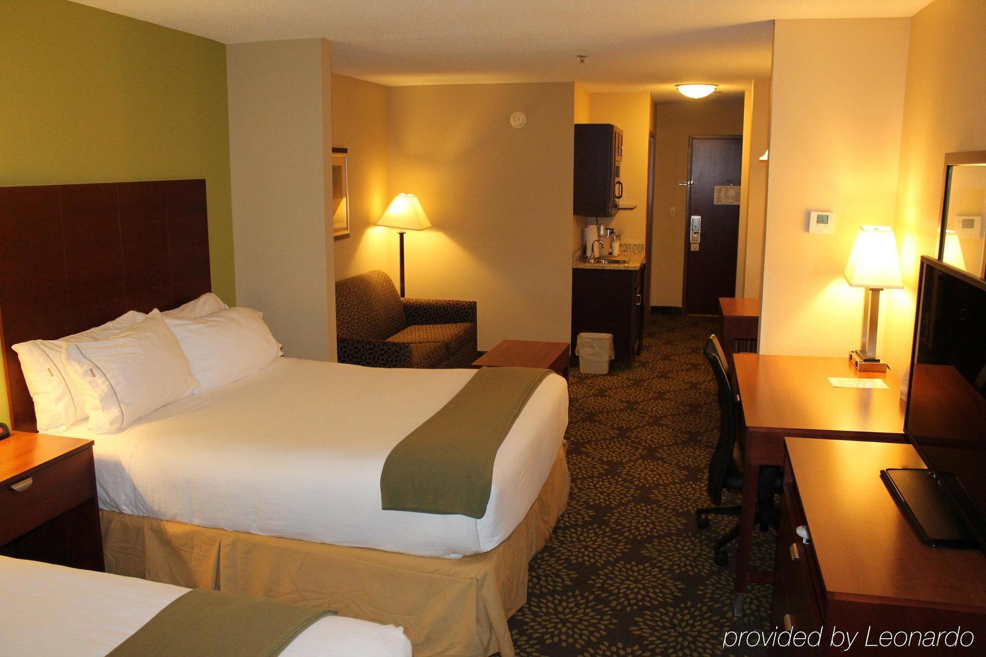 Holiday Inn Express Hotel & Suites Starkville, An Ihg Hotel Bagian luar foto