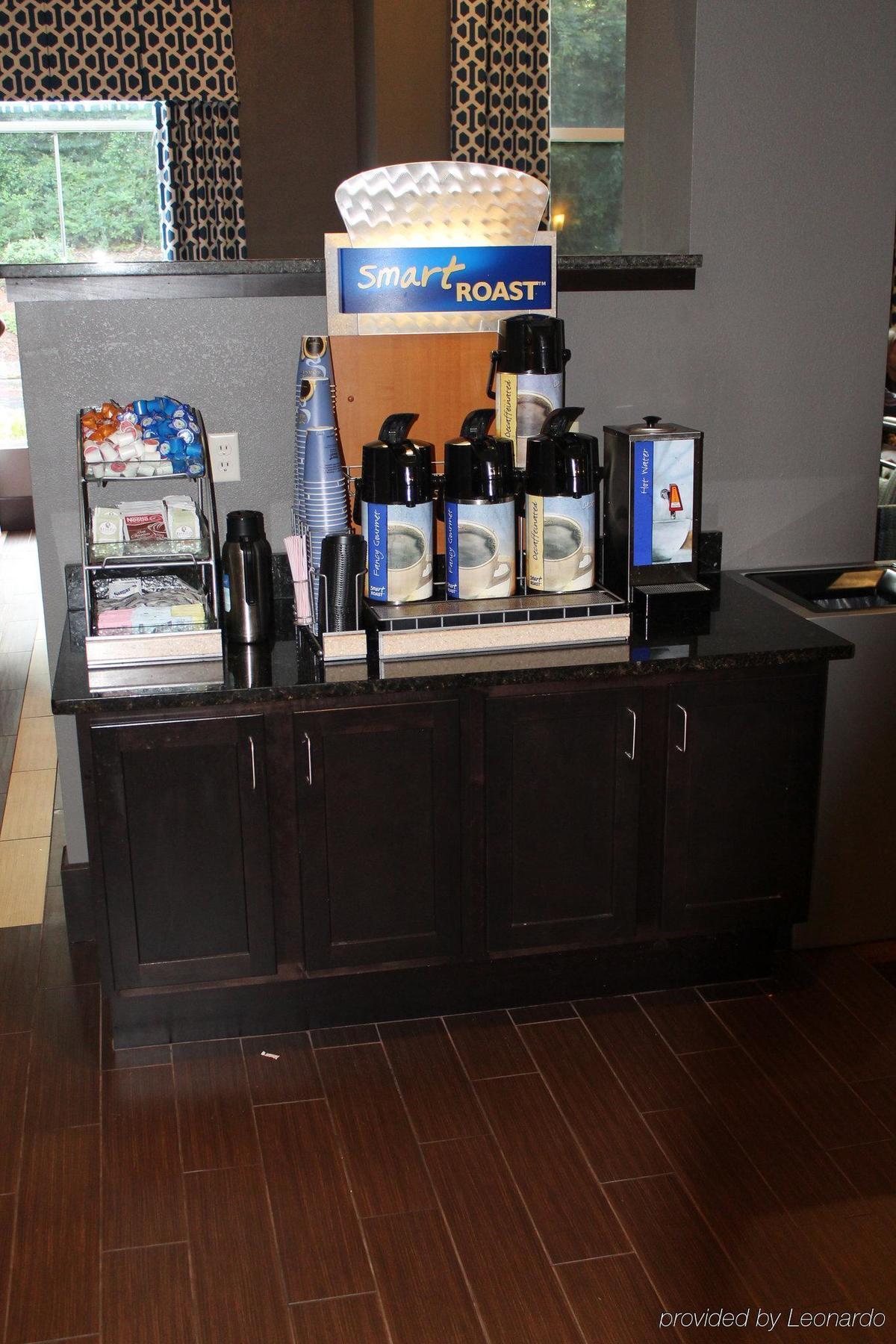 Holiday Inn Express Hotel & Suites Starkville, An Ihg Hotel Bagian luar foto